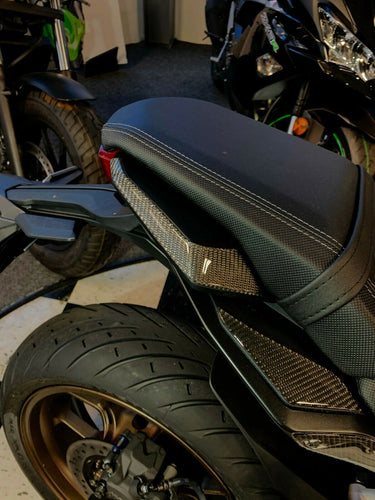 Dry carbon fiber Fit Honda CB650R tail handles grip side panel trim protector