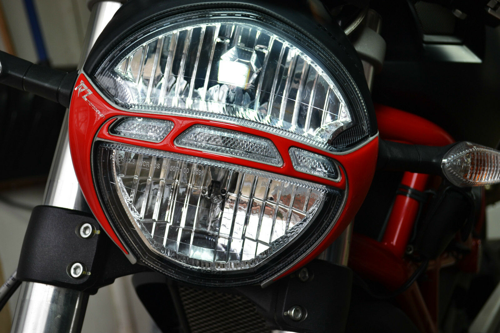 Fit DUCATI Monster 696 795 796 1100EVO Front Light Trim RED Pad