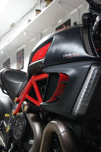 Fit Ducati DIAVEL CARBON TITANIUM AMG Red Tank sides trim pad protector stickers