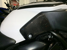 Load image into Gallery viewer, Real carbon fiber Fit Yamaha MT07 MT-07 knee traction pad protector KIT tank